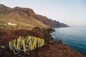Température en décembre aux Canaries avec paysage naturel et climat doux